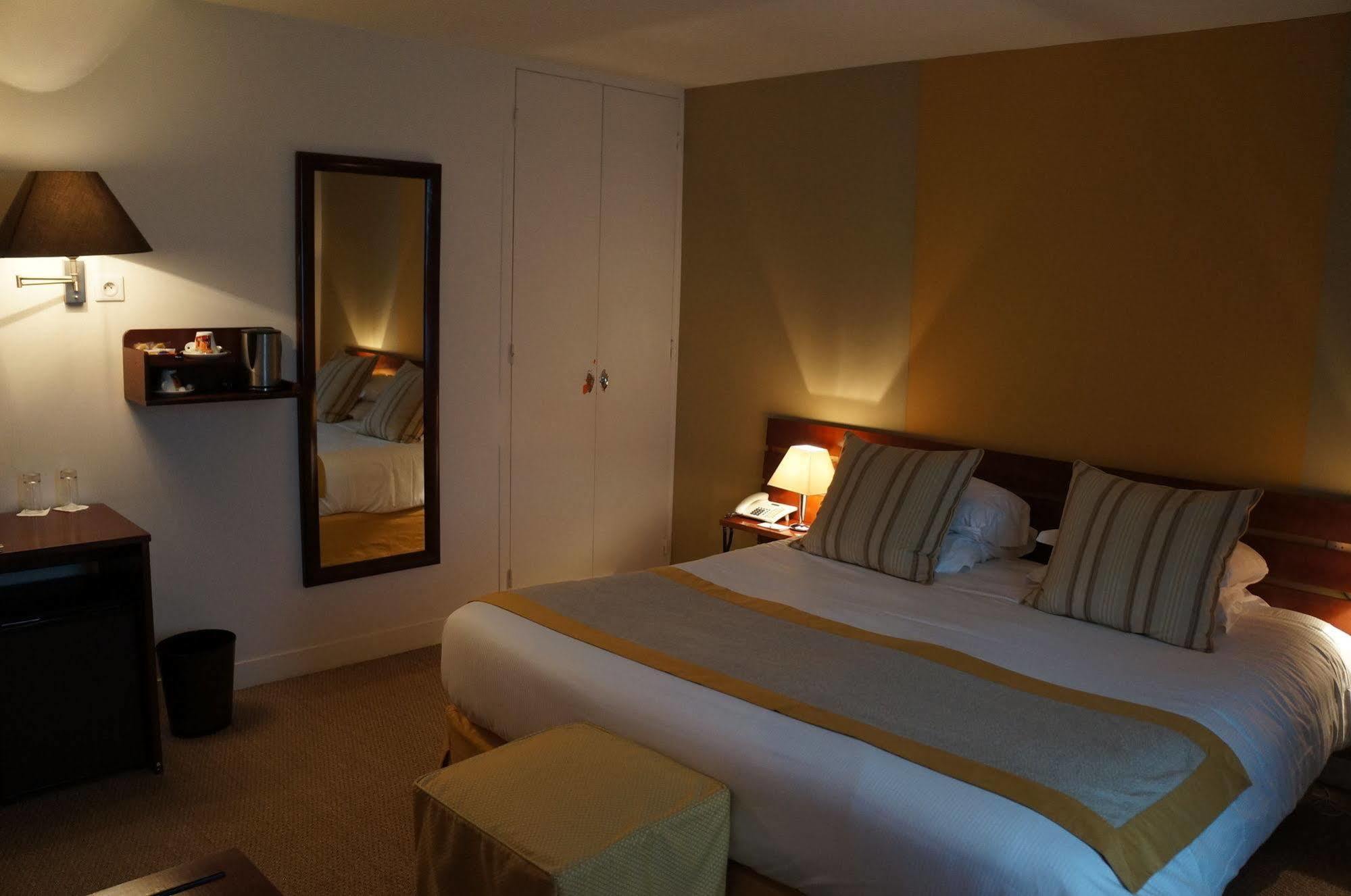 Logis Hotel - La Petite Rade لو هافر المظهر الخارجي الصورة